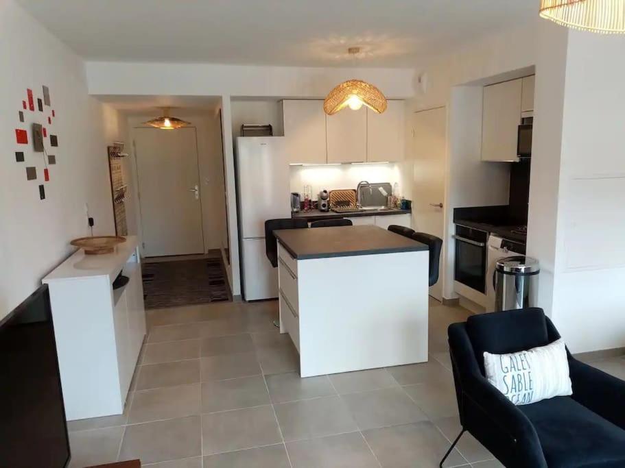 Sainte Maxime - Superbe Appartement Neuf Classe 4 Etoiles Exterior photo